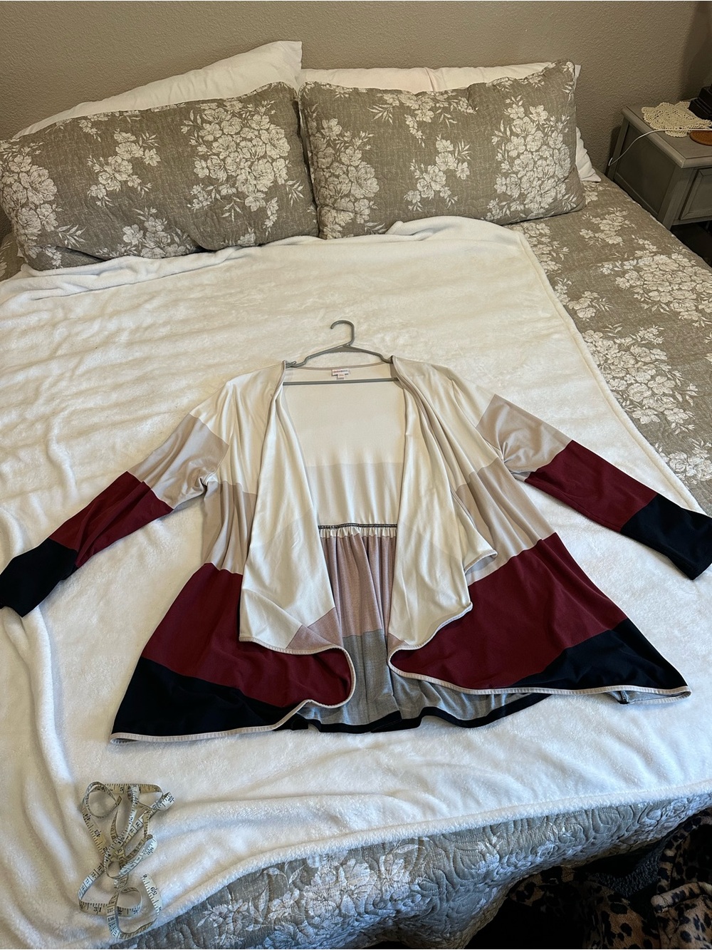 LuLaRoe Open-Front Colorblock Cardigan in Cream, Burgundy and Black
